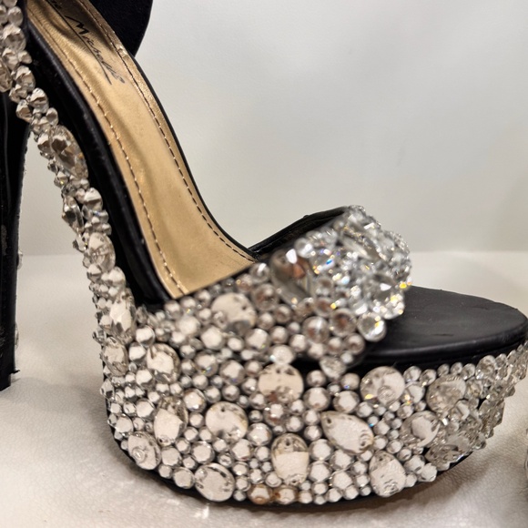 Sparkling Silver Competition Heels – 7” High with 2” Platform & Stunning Shine ✨ - Picture 8 of 8